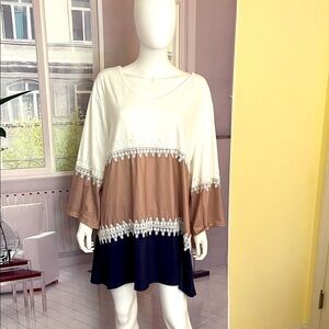 Bohemian Flowy Slight Bell Sleeves Color Block Dress. Size 3X. P70